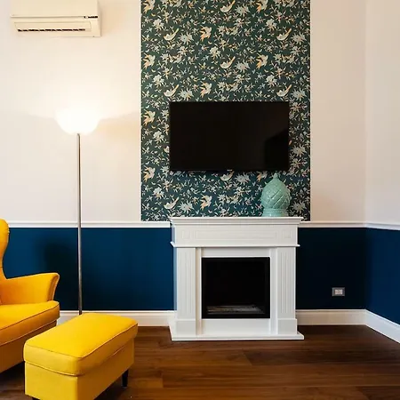 Interno Sorrentino * סורנטו